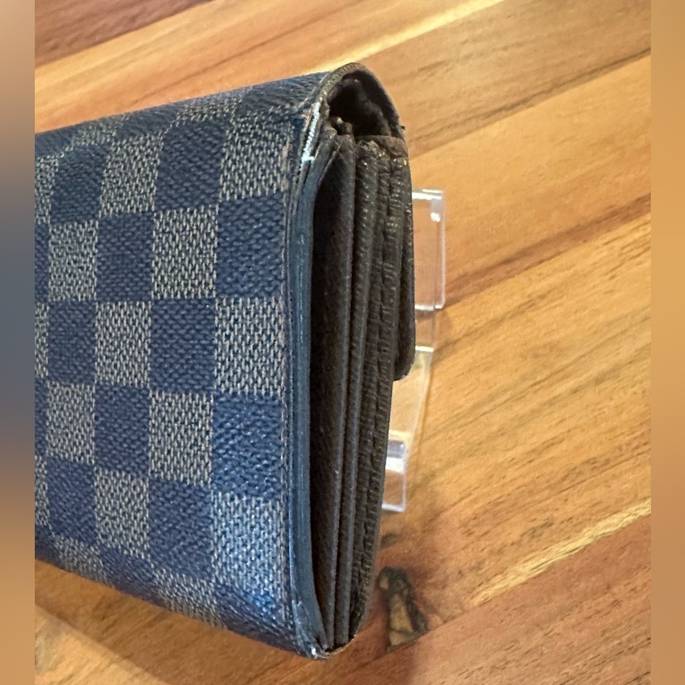Authentic Louis Vuitton Damier Sarah Wallet - Picture 9 of 14